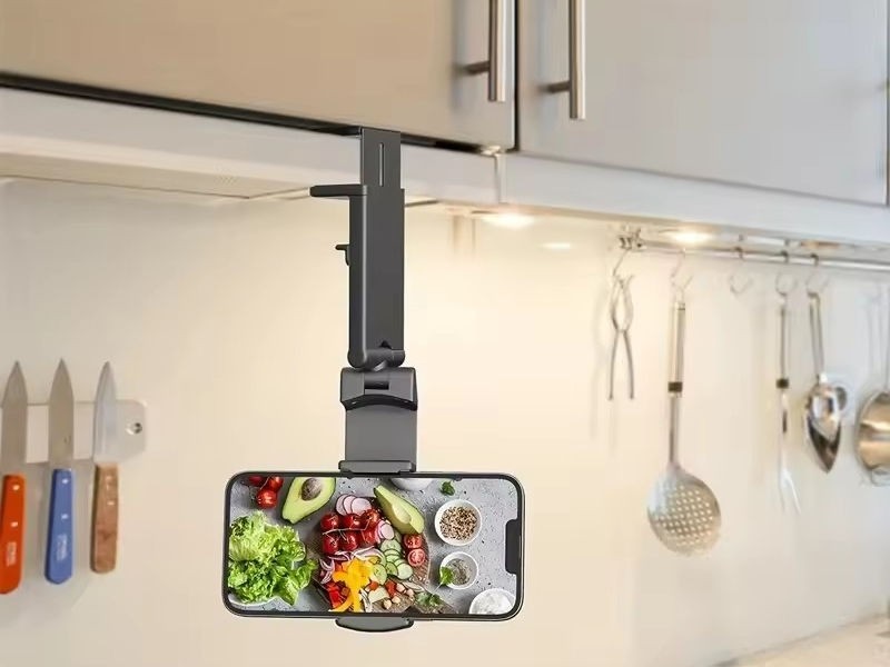 MOVORTE — The ultimate mobile support. Thanks to its articulated structure, it allows it to be placed in multiple