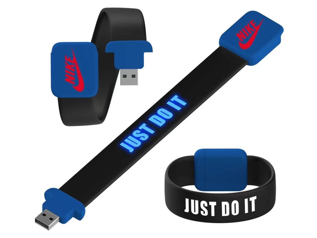手链 — 新！手镯式 USB 存储器，带 LED 照明。 ILUMIN 标志的最大曝光量