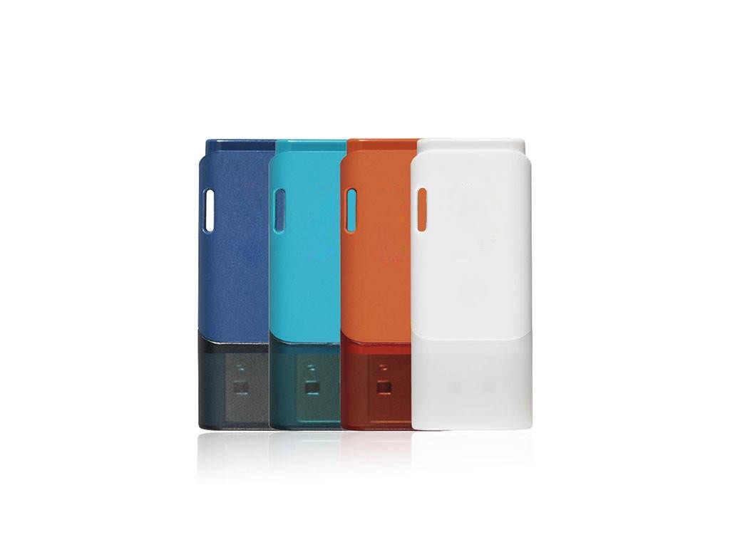 WGS-110 — 带盖且尺寸紧凑的塑料 USB 闪存驱动器。帽子固定在后面